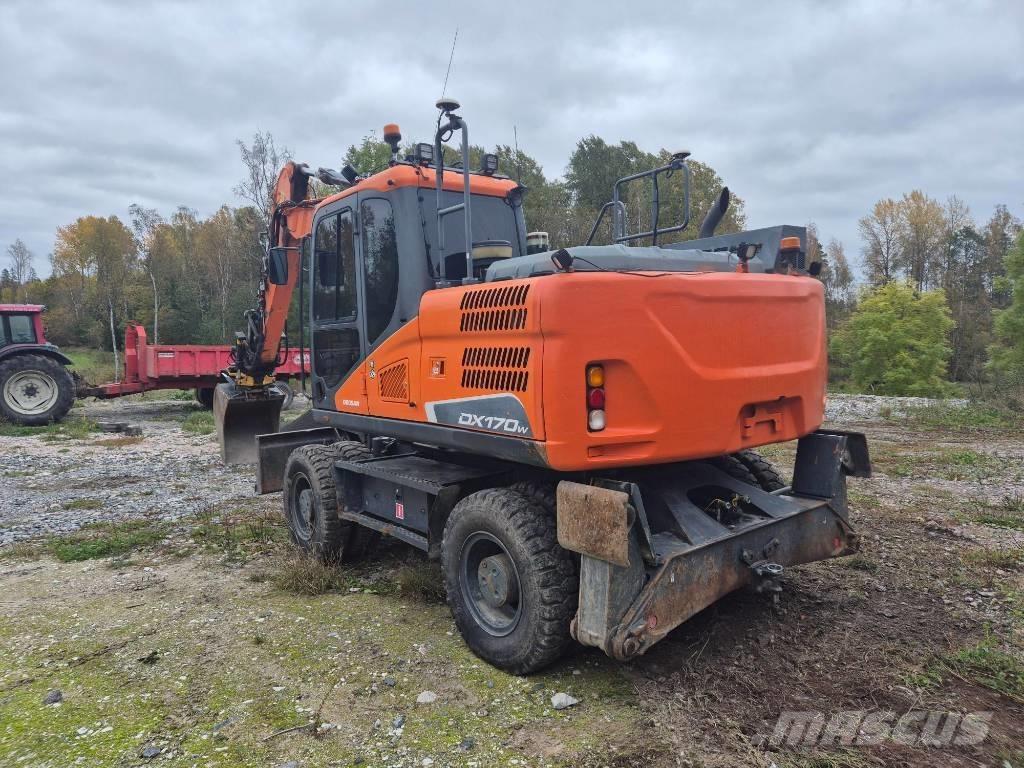 Doosan DX 170 W حفارات بعجل