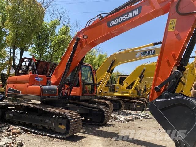 Doosan DX 225 LC حفارات زحافة