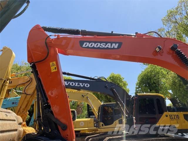 Doosan DX 225 LC حفارات زحافة