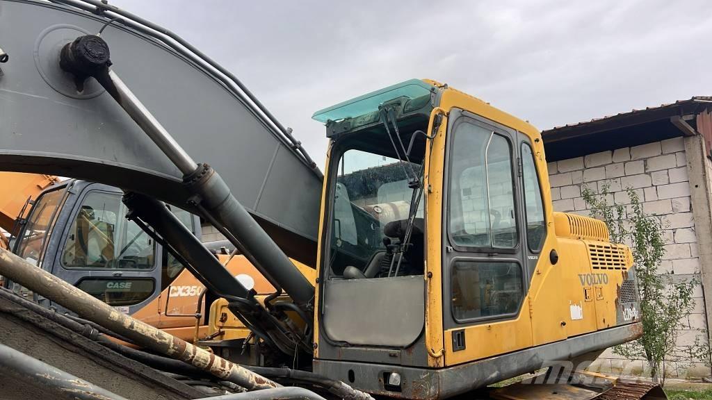 Volvo EC 290 B LC الشاسيه والتعليق