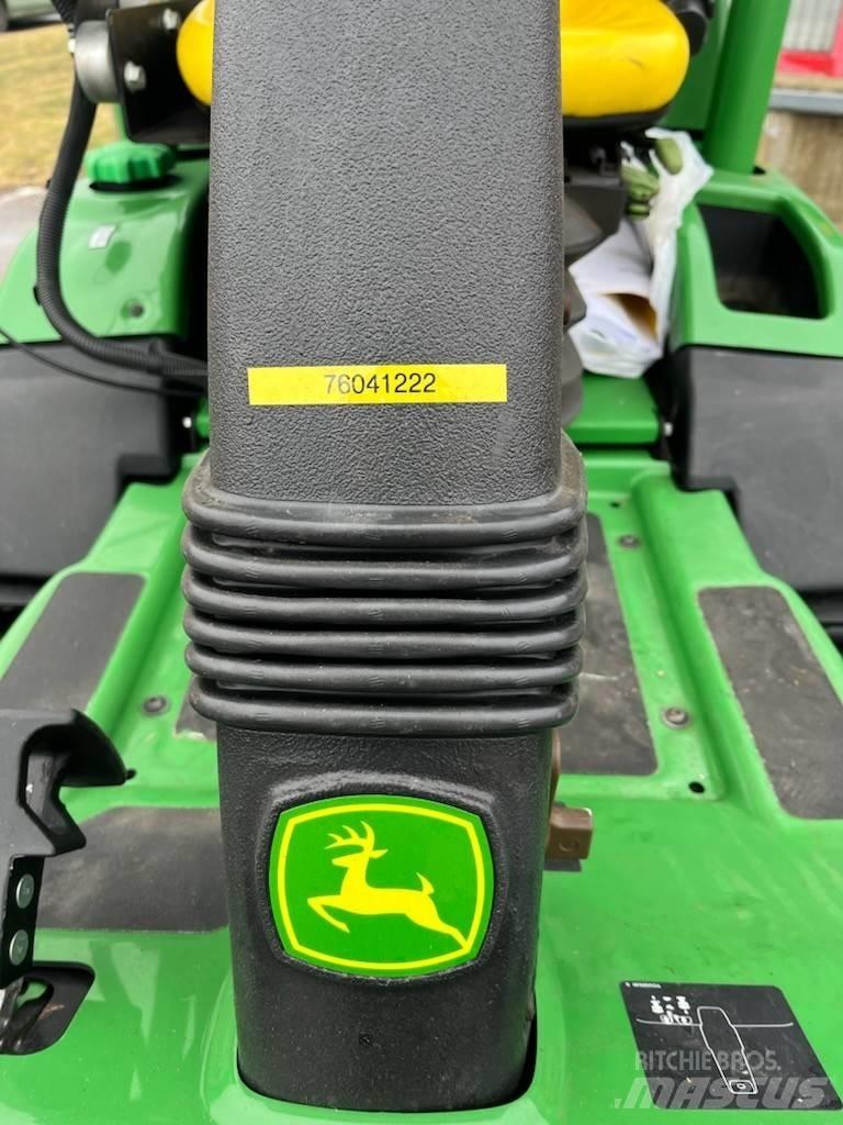 John Deere 7400A تقطيع وتقليم وتحيط جزازات