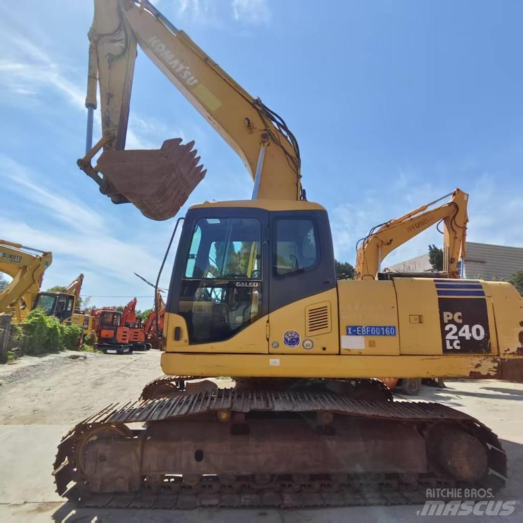 Komatsu PC 240 LC-7 حفارات زحافة