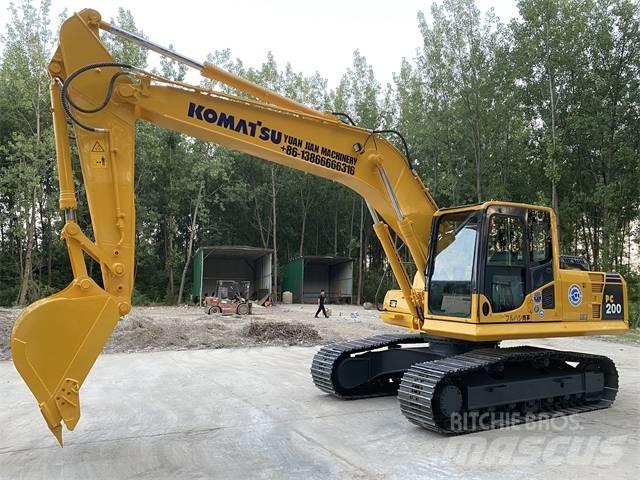 Komatsu PC200-8 حفارات زحافة