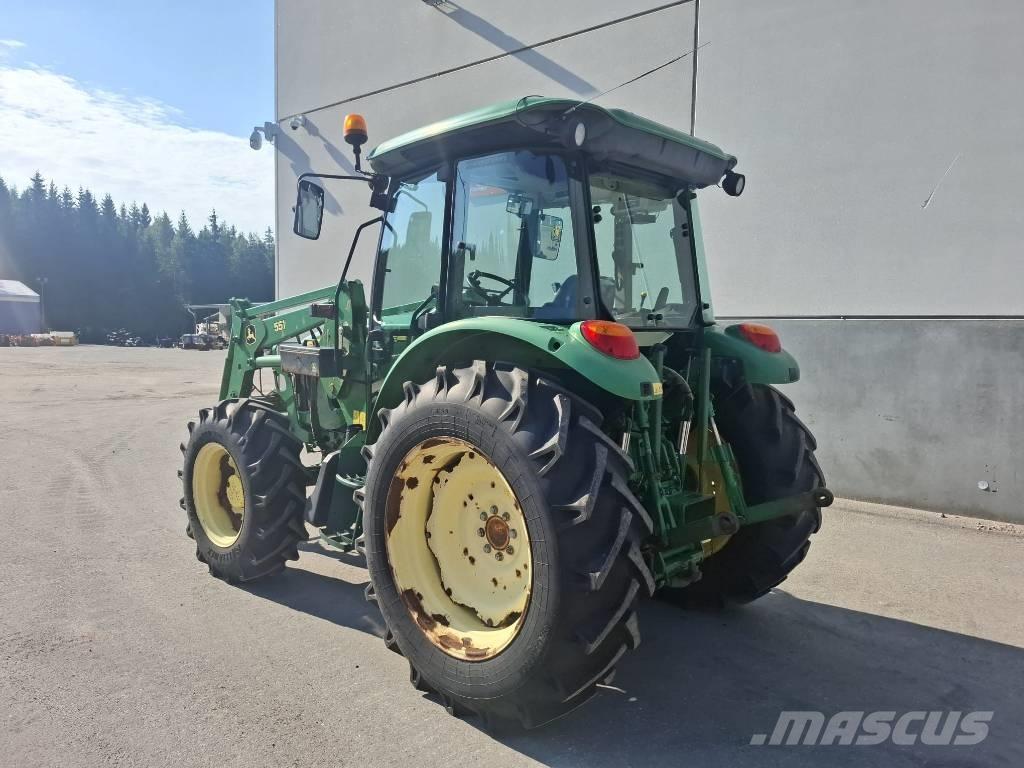 John Deere 5820 الجرارات