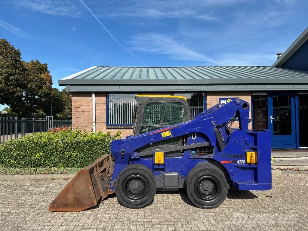 Bobcat S 770 لوادر انزلاقية التوجيه