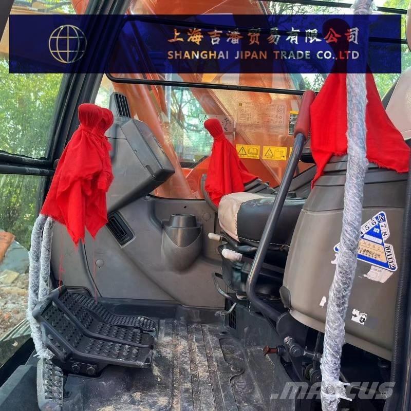 Hitachi ZX 135 حفارات وسط 7 طن - 12 طن