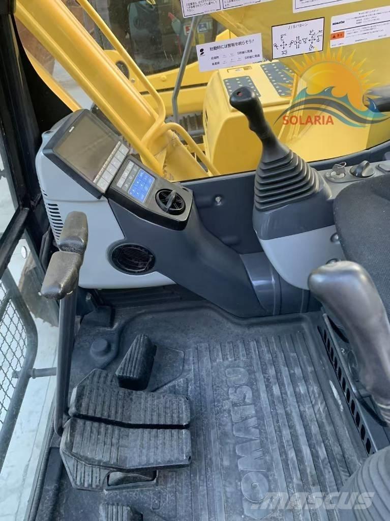 Komatsu PC 220 حفارات زحافة