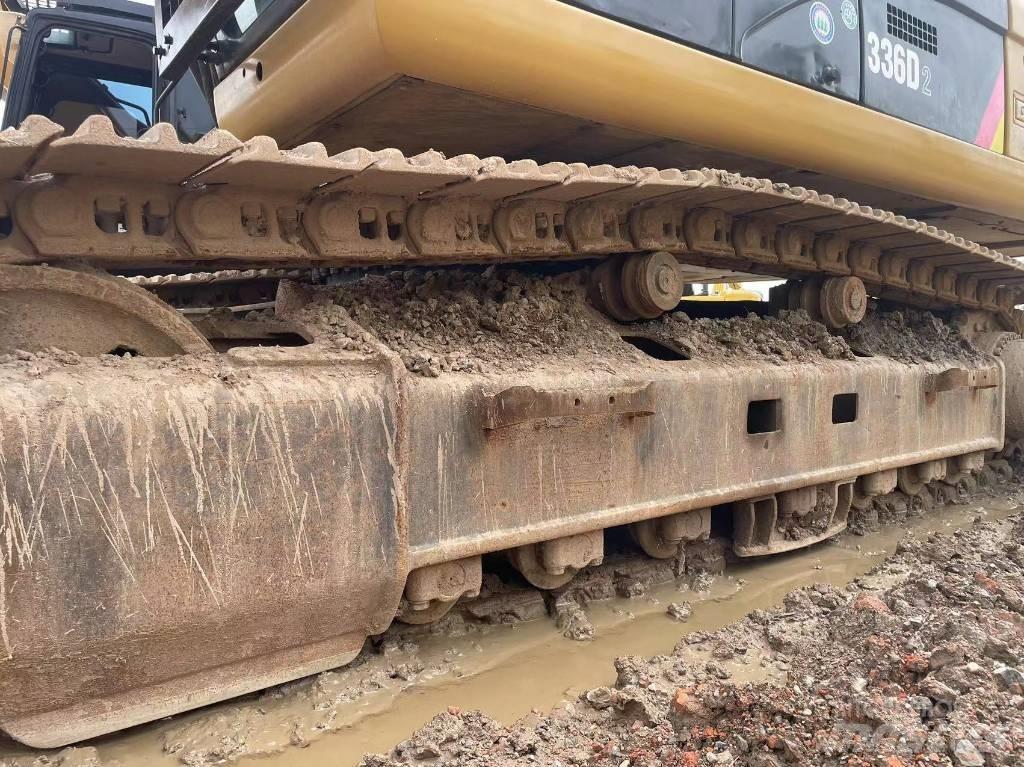 CAT 336 D L حفارات طويلة الذراع