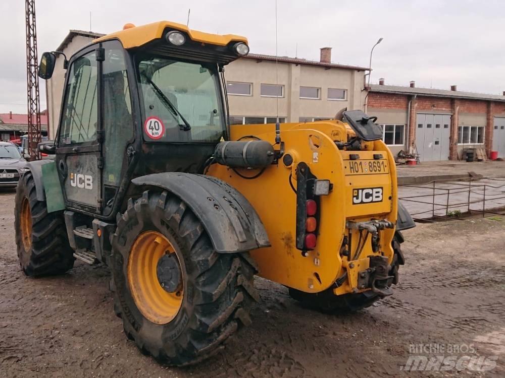 JCB 541-70 معدات مناولة لأغراض الزراعة