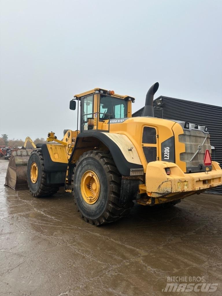 Volvo L 220 G لوادر بعجل