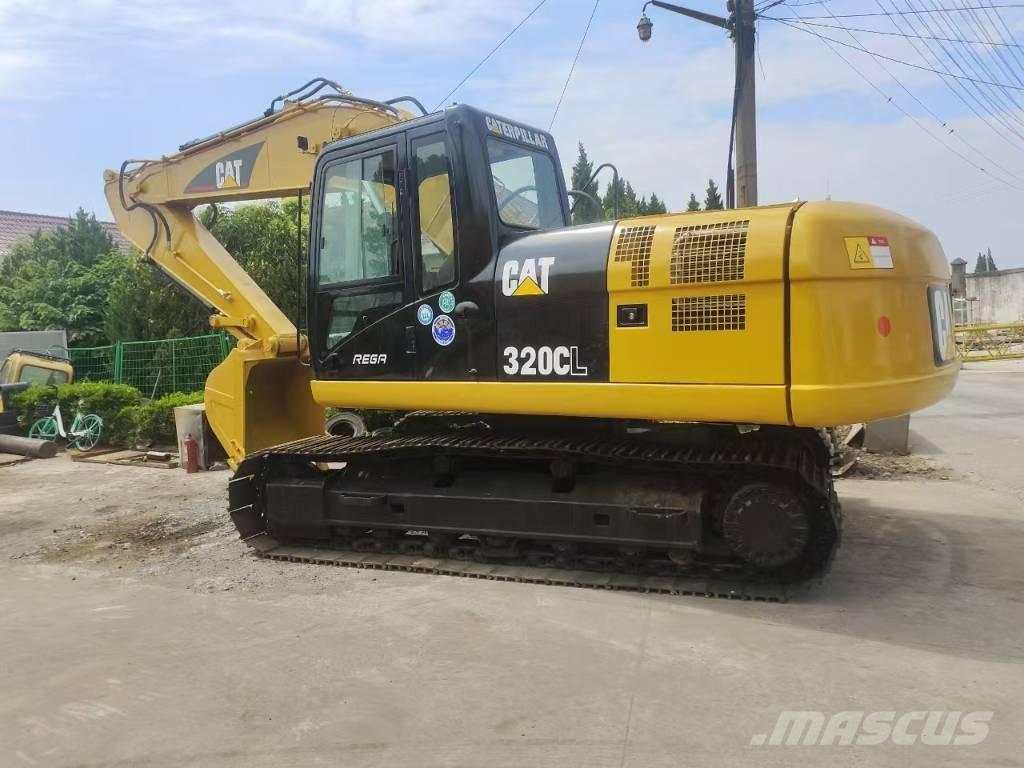 CAT 320 حفارات زحافة