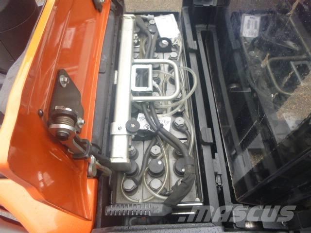 BT SPE 140 L معدات التكديس الجوالة