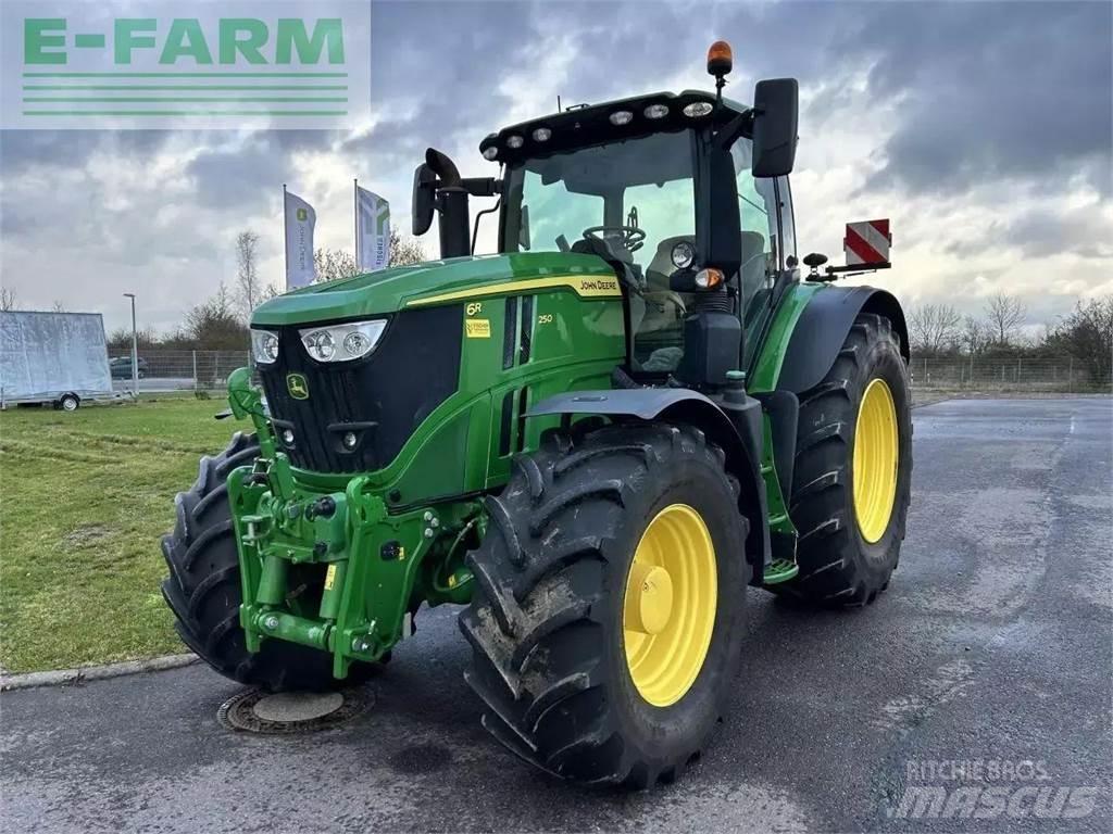 John Deere 6r 250 الجرارات