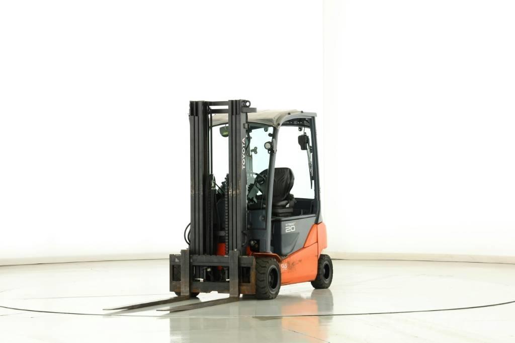 Toyota 8-FBM-20-T شاحنات ذات رافعات شوكية تعمل بالكهرباء