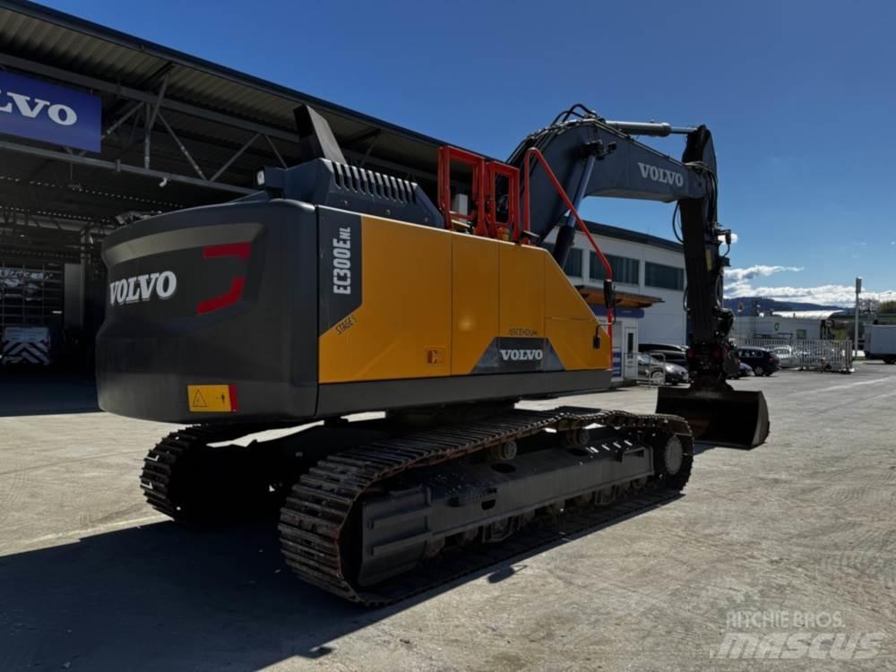 Volvo EC300ENL حفارات زحافة