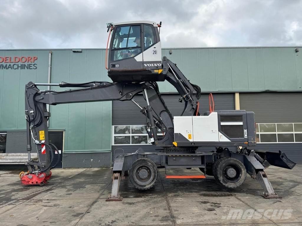 Volvo EW220 E مناولات المخلفات / مناولات صناعية