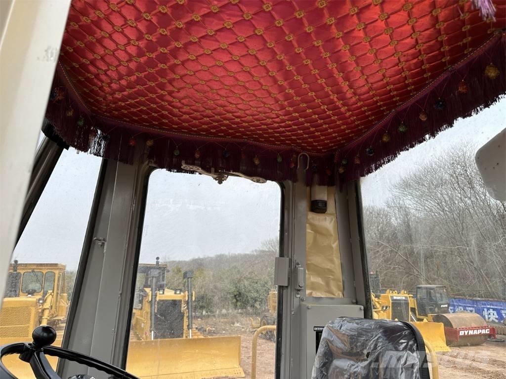 CAT 966C لوادر بعجل
