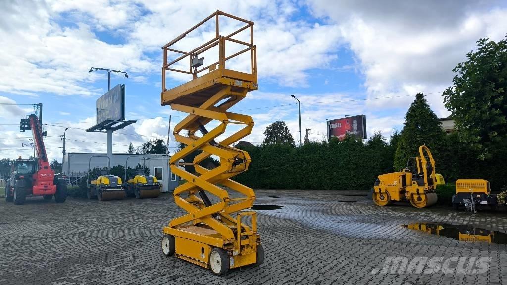 SkyJack SJ III 3226 رافعات مقصية الشكل