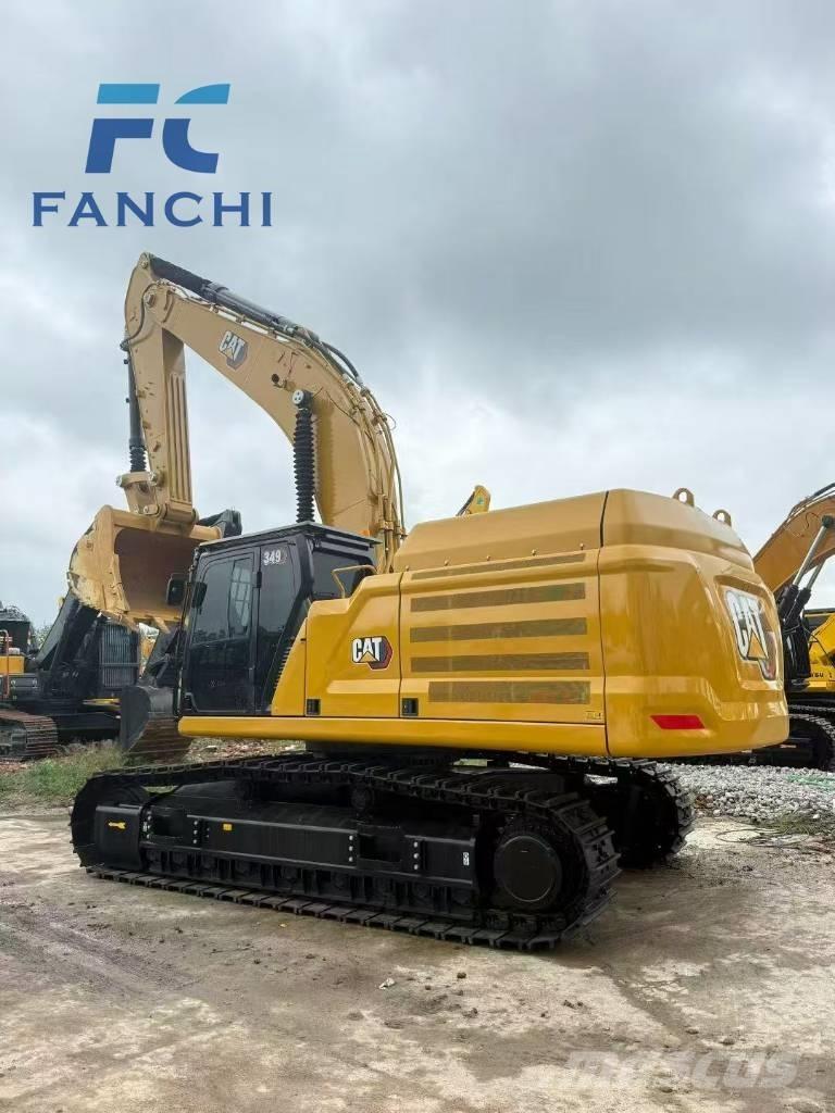 CAT 349 حفارات زحافة