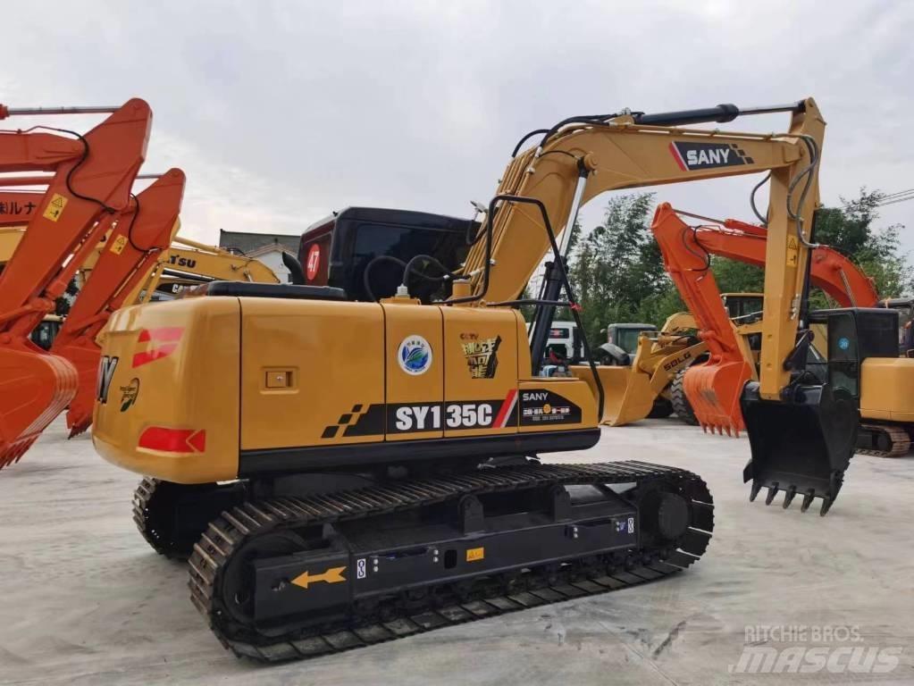 Sany sy135c حفارات زحافة