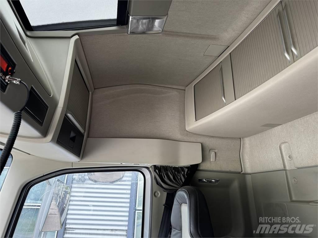 Volvo FH540 8x4 شاحنات قلابة