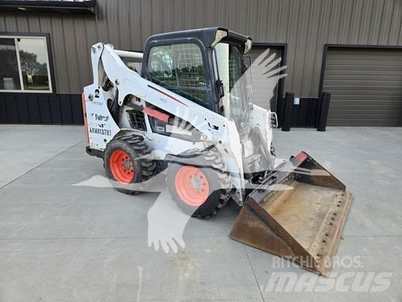 Bobcat S590 ماكينات تقطيع أخشاب الحراجة