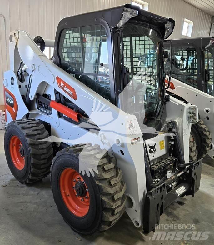 Bobcat S650 لوادر انزلاقية التوجيه