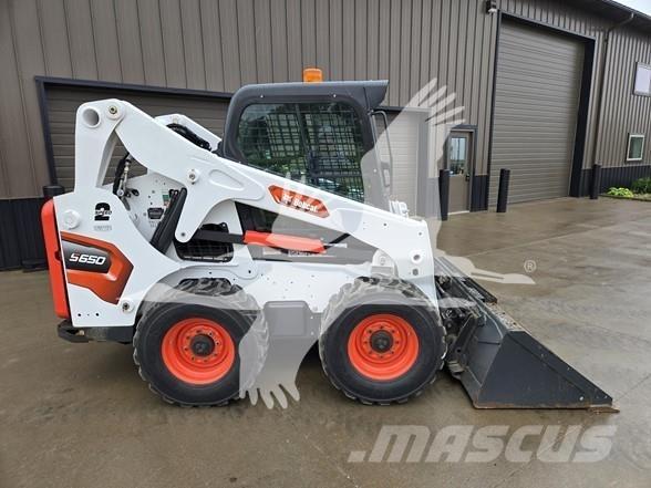Bobcat S650 لوادر انزلاقية التوجيه