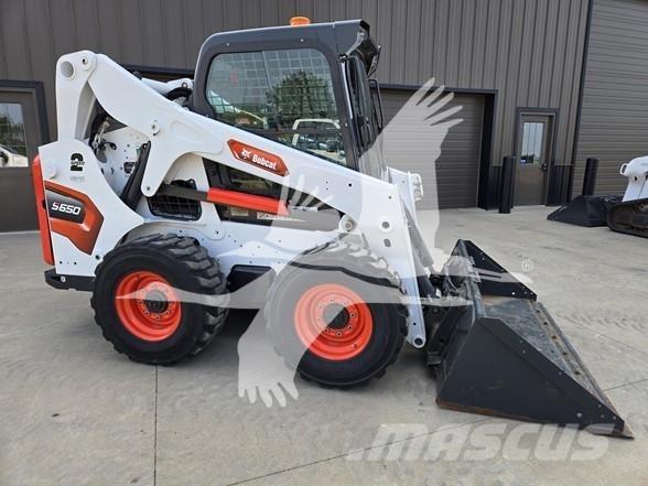 Bobcat S650 لوادر انزلاقية التوجيه