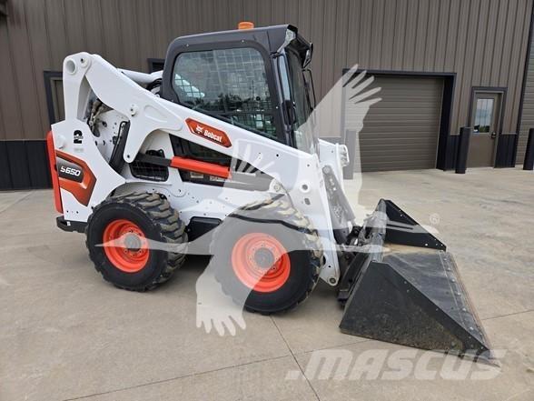 Bobcat S650 لوادر انزلاقية التوجيه