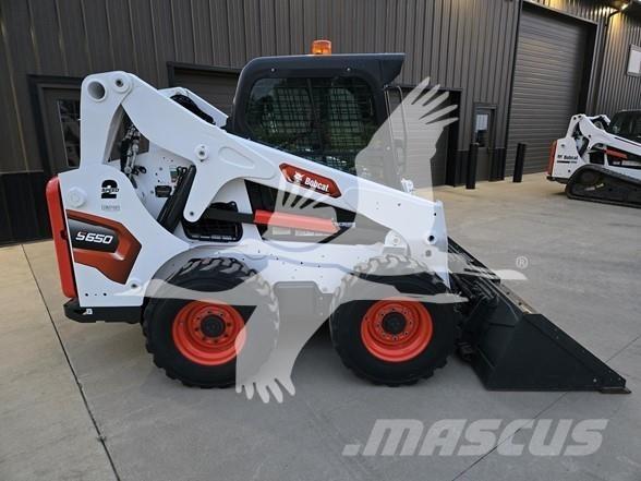 Bobcat S650 لوادر انزلاقية التوجيه