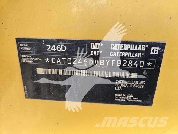 CAT 246D لوادر انزلاقية التوجيه