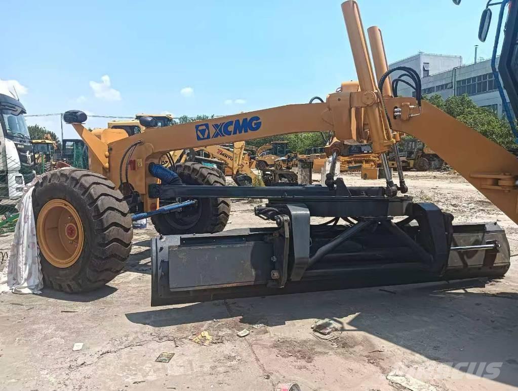 XCMG GR1803 معدات تمهيد الطرق