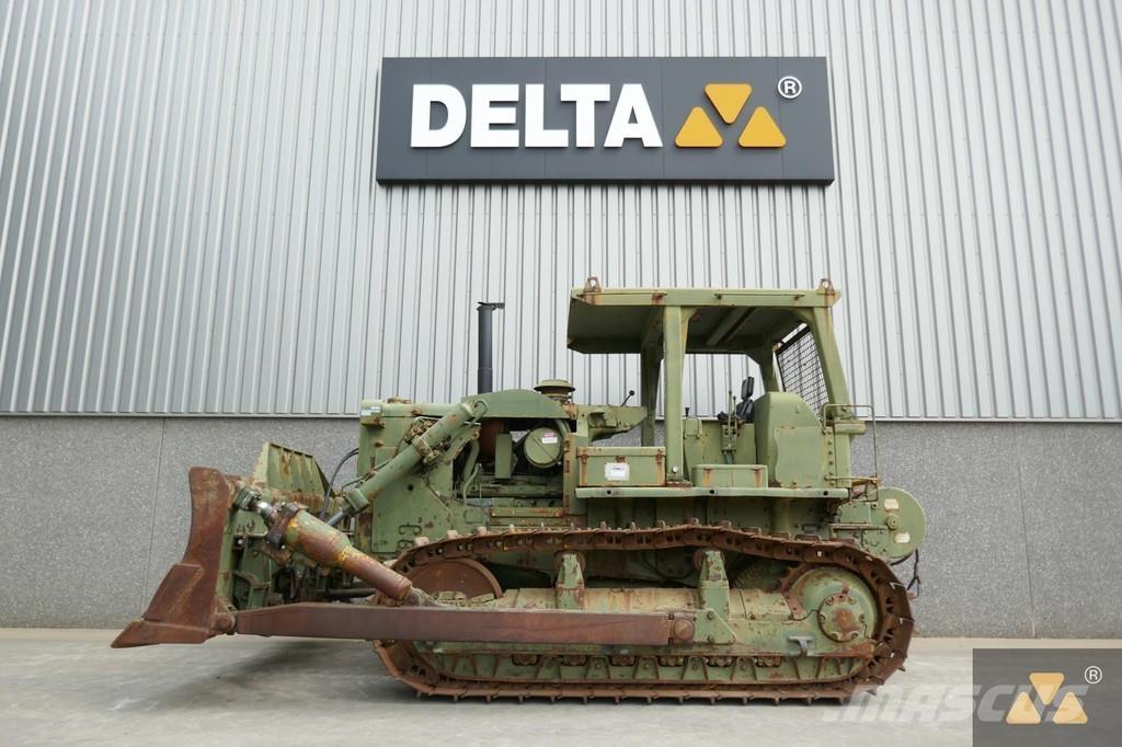 CAT D7F Ex-army بلدوزرات مجنزرة