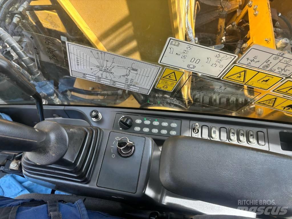 CAT 311 F LRR حفارات زحافة