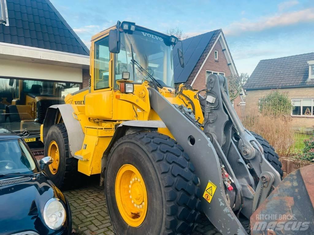 Volvo L90E لوادر بعجل