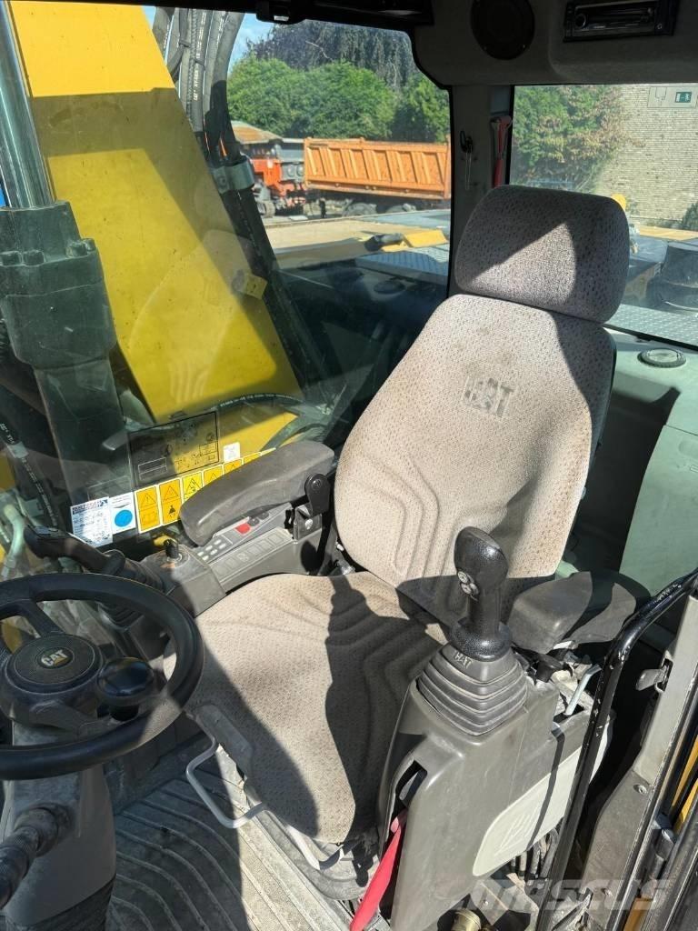 CAT M 316F حفارات بعجل