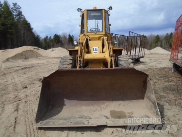 CAT 930 لوادر بعجل
