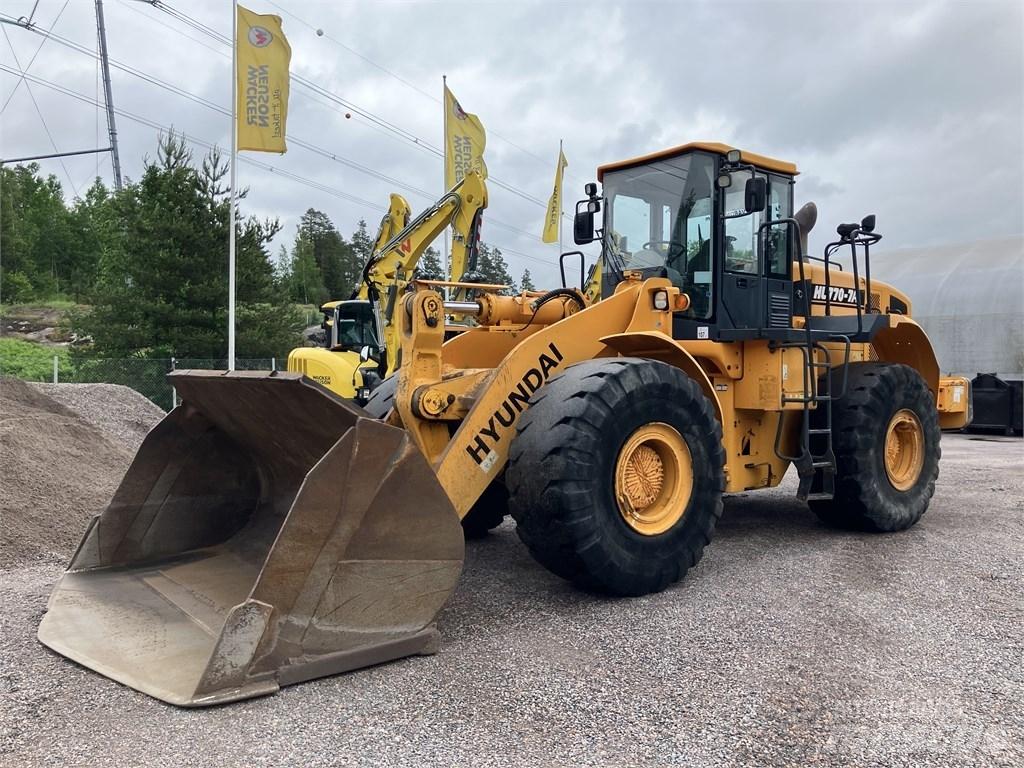 Hyundai HL 770-7 A لوادر بعجل