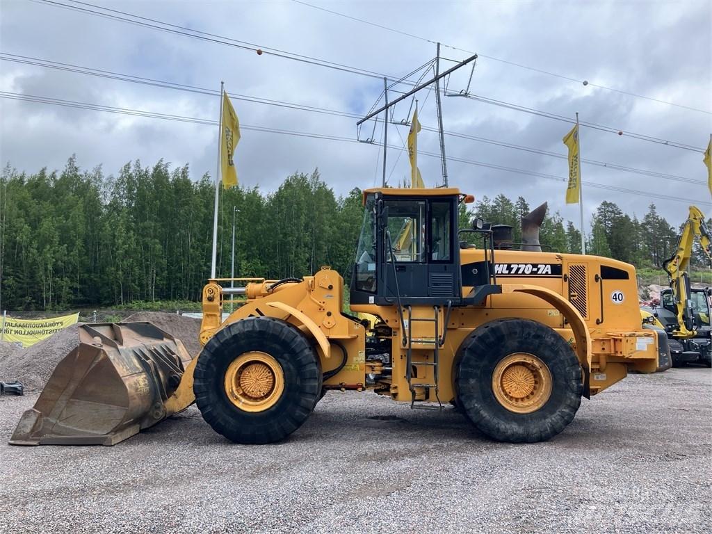 Hyundai HL 770-7 A لوادر بعجل