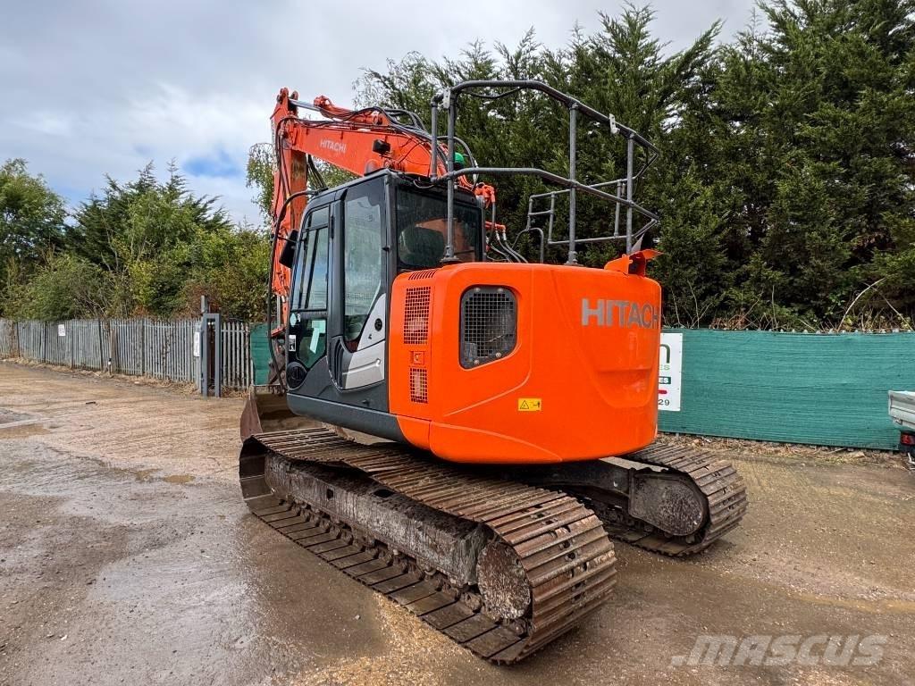 Hitachi ZX 135 US-5B حفارات زحافة