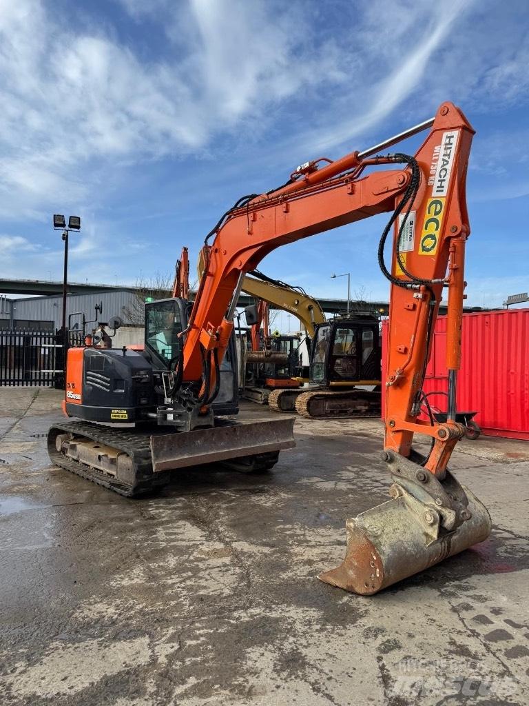Hitachi ZX 85 US B-6 حفارات وسط 7 طن - 12 طن