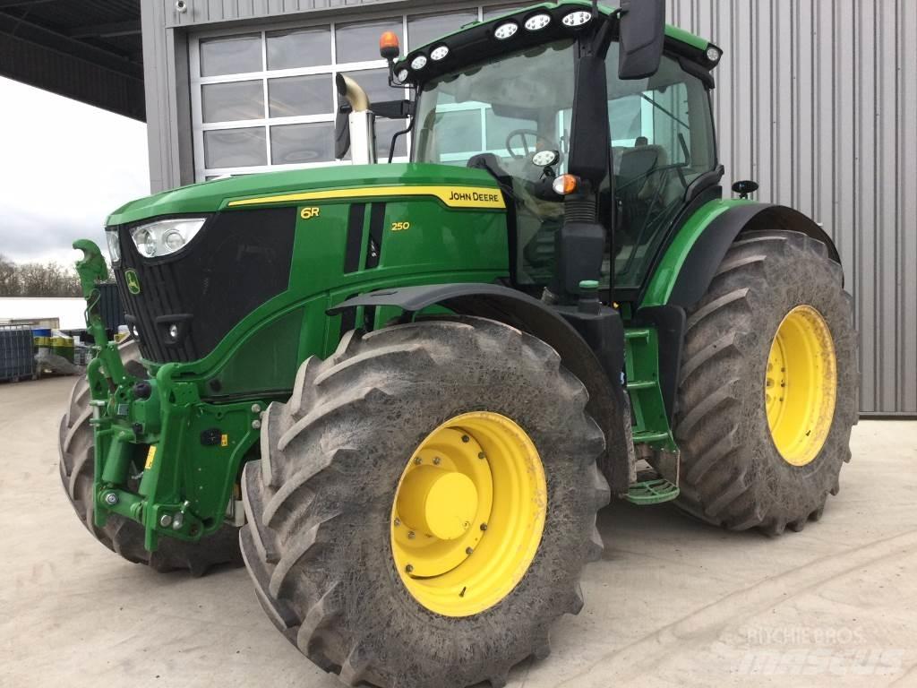 John Deere 6R250 الجرارات