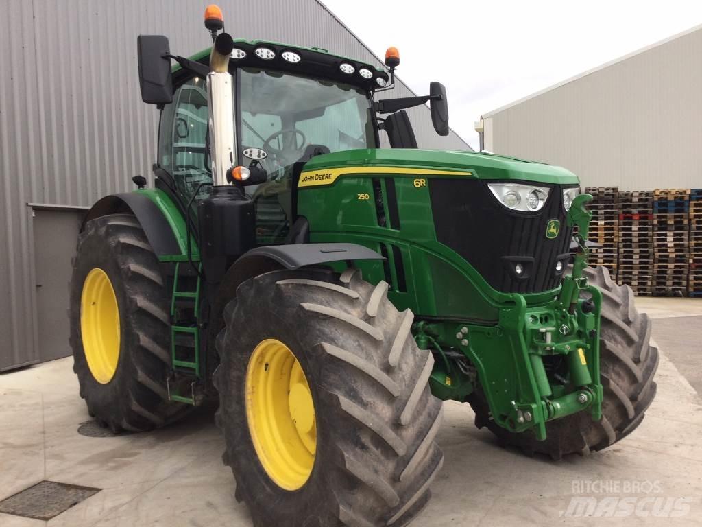 John Deere 6R250 الجرارات
