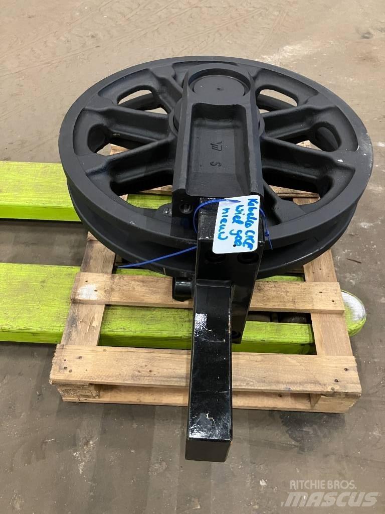 Kobelco CKE900 المسارات والسلاسل والهيكل السفلي