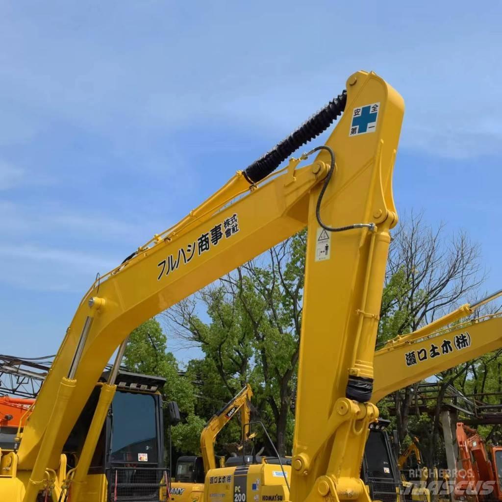 Komatsu PC 220-8/ حفارات زحافة