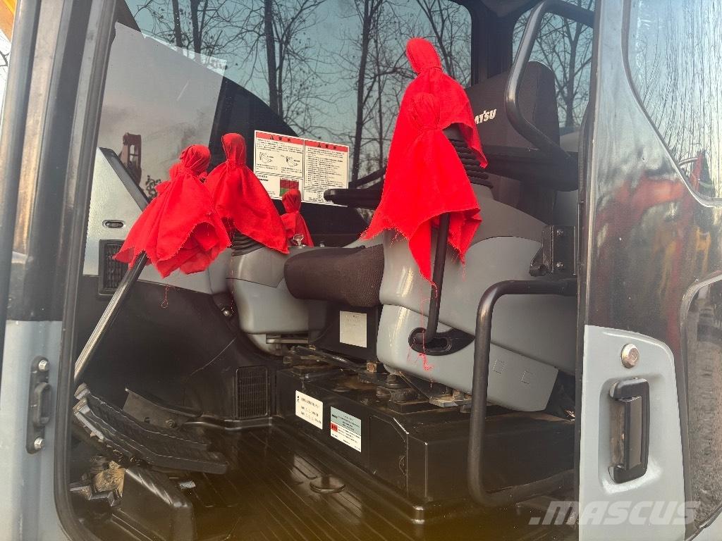 Komatsu PC 78 MR حفارات وسط 7 طن - 12 طن