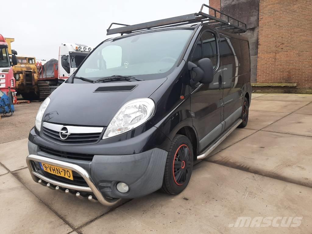 Opel Vivaro شاحنة مقفلة