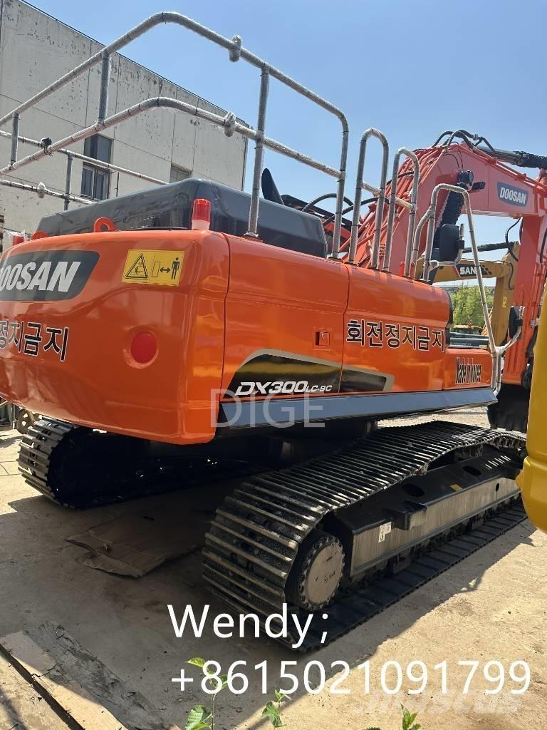 Doosan DX 300 حفارات وسط 7 طن - 12 طن
