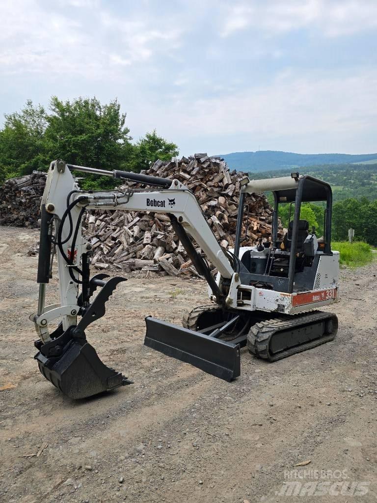 Bobcat X 331 حفارات صغيرة أقل من 7 طن (حفارات صغيرة)